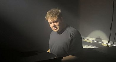 Dawid Fijałkowski ze Staszowa nagrał debiutancki singiel [VIDEO]-223379