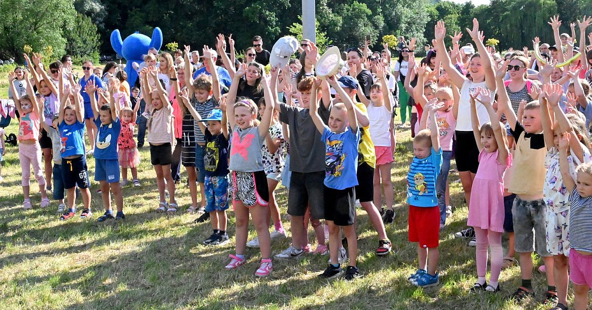 W Tarnobrzegu przywitali wakacje i lato. Na terenach nad Wisłą zjawiły się tłumy, bo na uczestników imprezy czekała moc atrakcji