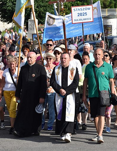 Do Sulisławic dotarła 205. Pielgrzymka Staszowska [FOTO]-223434