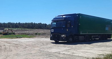 Ciężarówki z podejrzanym ładunkiem na składowisku odpadów w Staszowie-223531
