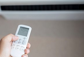 Chłodzisz się klimatyzacją? Oto, co najczęściej robią źle Polacy-223610