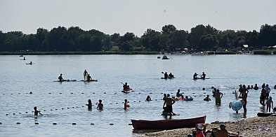 Słoneczna sobota, ale bez tłumów nad jeziorem [ZDJĘCIA]-223653