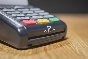 Zakaz sprzedaży i większy nadzór. Tych produktów nie kupią już nieletni-223688
