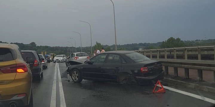 Zderzenie trzech aut na moście w Sandomierzu-223696