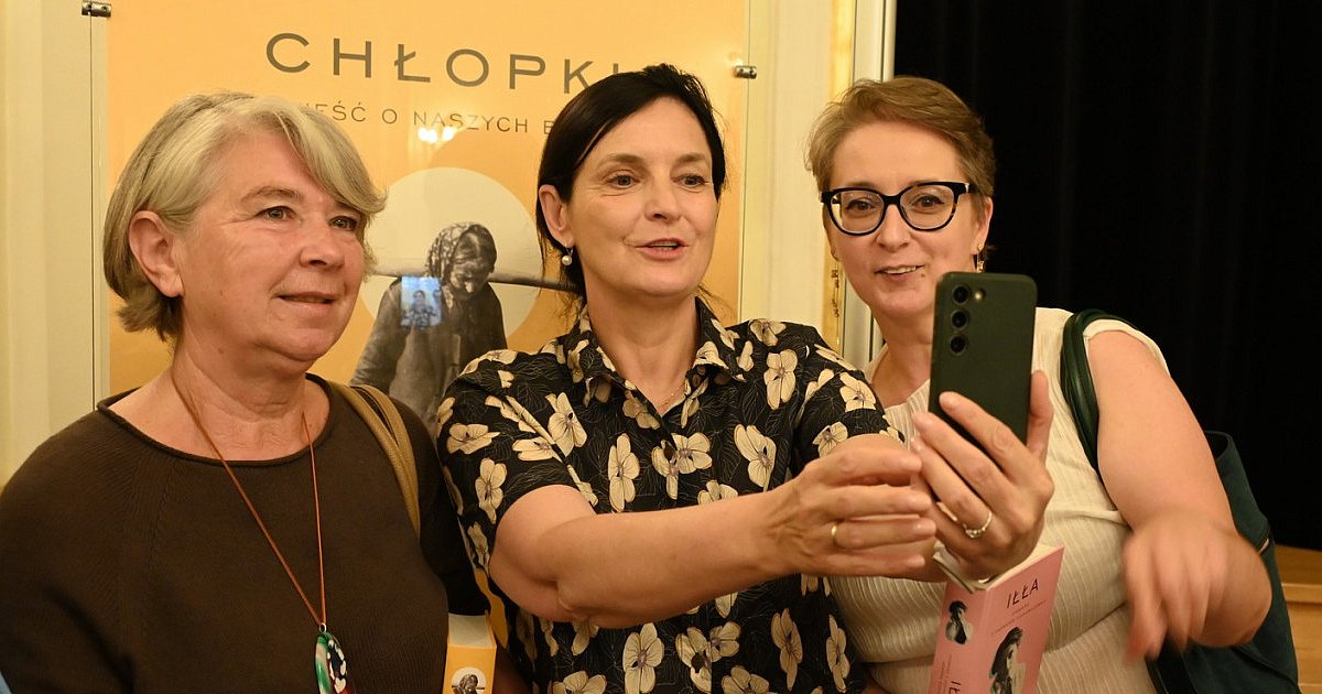 Pełna sala na spotkaniu z autorką słynnych "Chłopek", Joanną Kuciel-Frydryszak, w Tarnobrzeskim Domu Kultury [FOTO]