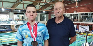 Albert Borkowski z dwoma medalami Mistrzostw Polski 14-latków w pływaniu-223873