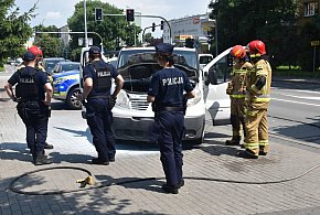 Pożar pojazdu w Tarnobrzegu. Na miejsce wezwano służby [ZDJĘCIA]-223916