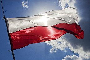 Flaga i hymn na nowo? Rząd chce korekty przepisów dot. symboli narodowych-223919