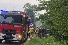 Niebezpieczne dachowanie w Stalach. Kobieta ukarana mandatem-224014