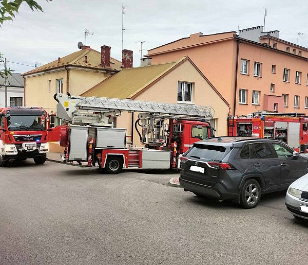 Zapalił się obiad pozostawiony na kuchence. Interwencja straży w centrum Staszowa-224056