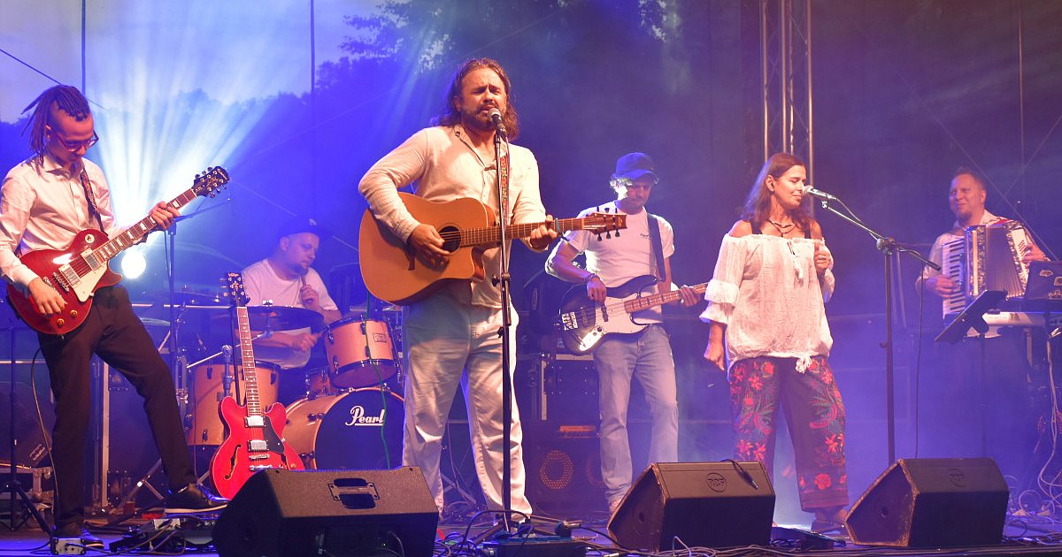 16. Dookoła Wody Festival. Nadwiślański bulwar w Sandomierzu rozbrzmiewał muzyką. Publiczność bawiła się znakomicie [ZDJĘCIA]