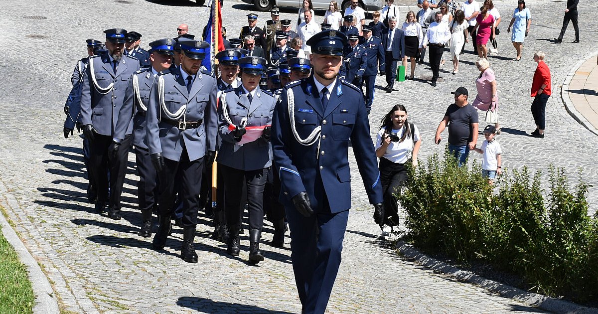 Obchody Święta Policji w Sandomierzu. Uhonorowano pamięć insp. Ryszarda Komańskiego i 100-lecie służby kobiet [ZDJĘCIA]