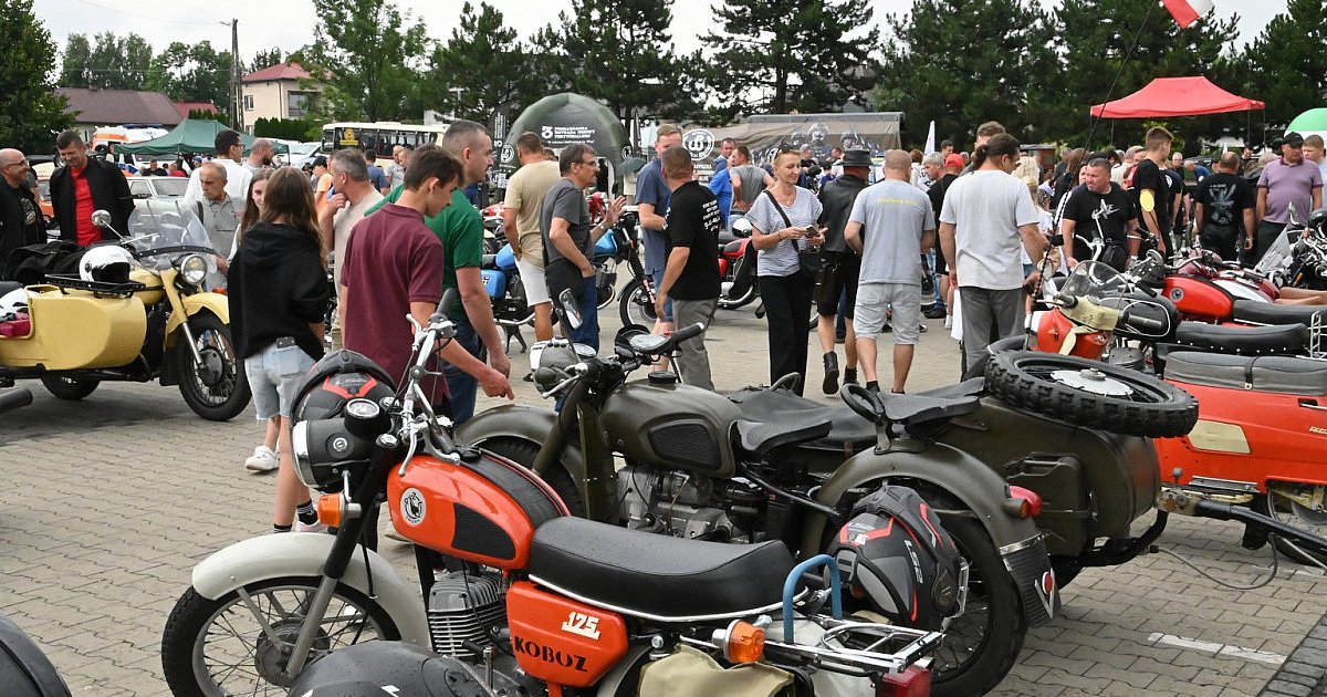 Super impreza motocyklowa w Grębowie. Miłośnicy jednośladów nie przestraszyli się kaprysów pogody [ZDJĘCIA]