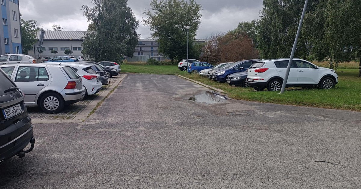 Mieszkańcy ul. Kwiatkowskiego w Tarnobrzegu chcą większego parkingu