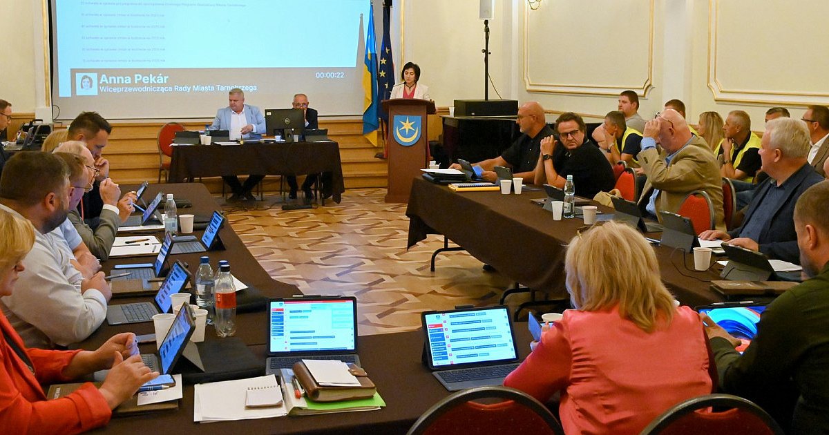 Tarnobrzeg nie wejdzie do śmieciowego porozumienia ze Stalową Wolą. Tak zdecydowała Rada Miasta po burzliwej debacie [FOTO]