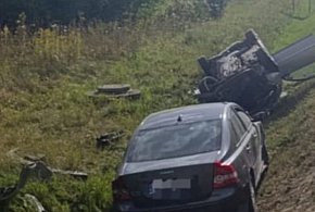 Tragedia na DK nr 74. Jeden kierowca nie żyje, drugi ciężko ranny-224811