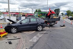 Wypadek na drodze krajowej nr 79 w Samborcu. 25-latka przewieziona do szpitala-224833