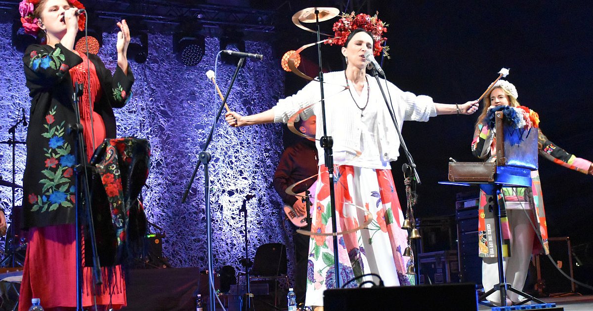 Muzyczna opowieść o kobiecości, sile i tradycji. Renata Przemyk i DAGADANA na Festiwalu "Muzyka w Sandomierzu" [ZDJĘCIA]