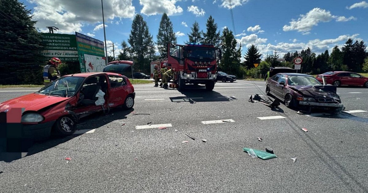 Wypadek na obwodnicy Sandomierza. 83-latka nie ustąpiła pierwszeństwa przejazdu [ZDJĘCIA]
