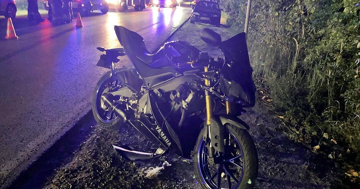 Zderzenie 16-letniej motocyklistki z trzema pojazdami w Chmielowie [ZDJĘCIA]