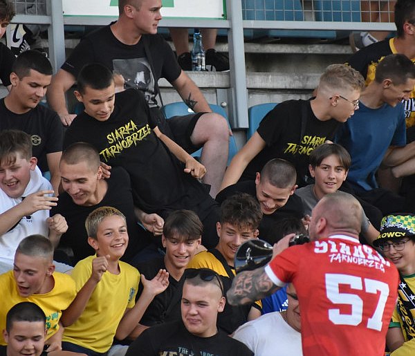 Zdjęcia kibiców z meczu Siarka - Star [FOTO]-225096