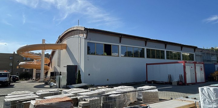 Finału przebudowy pływalni wciąż nie widać  -225097