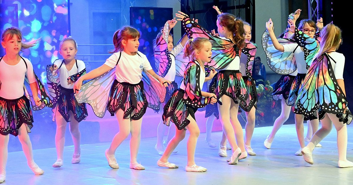 Taneczny show na scenie Letniego Festiwalu Muzyki, Tańca i Teatru w Tarnobrzegu [zdjęcia]