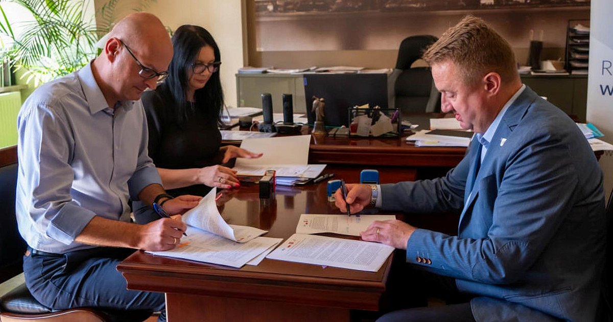 Boisko, stadion, parkingi, ulice - Sandomierz rusza z inwestycjami za 12 mln zł