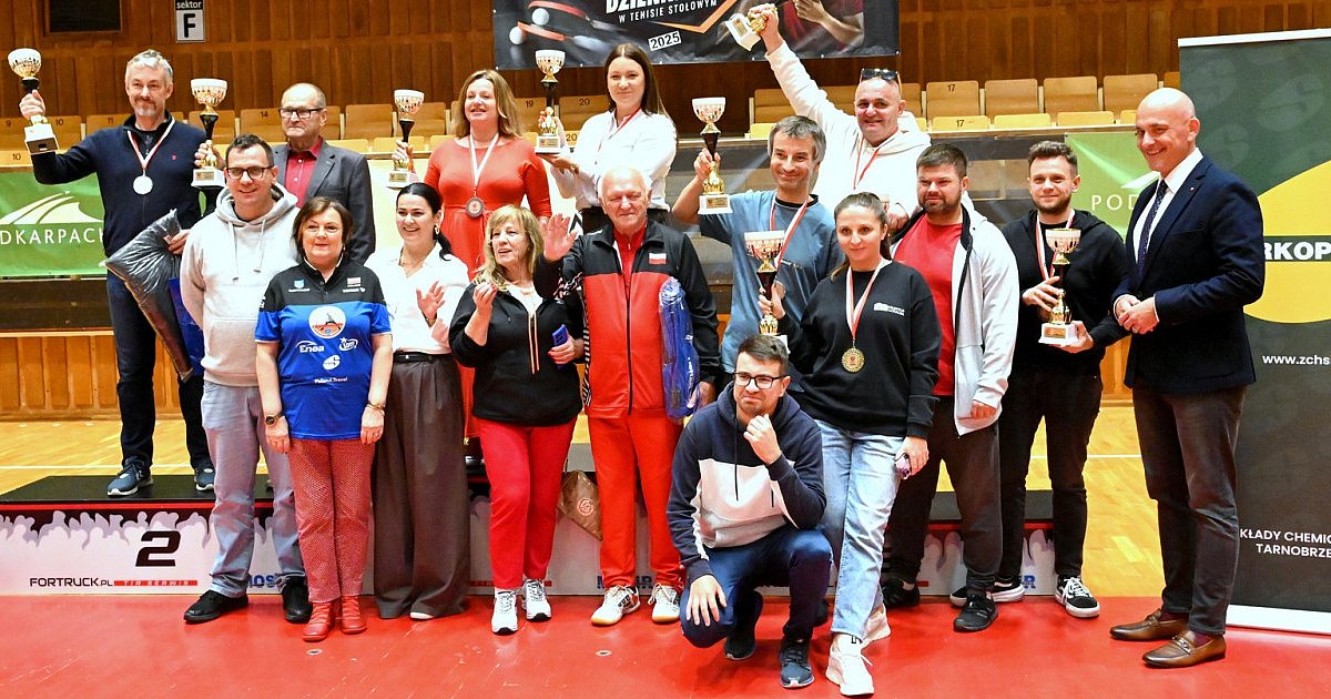 Trzy medale dla Tarnobrzega na Mistrzostwach Polski Dziennikarzy w tenisie stołowym [ZDJĘCIA]