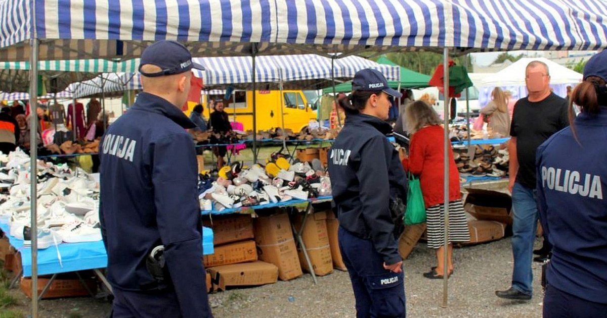 Uwaga na kieszonkowców na targowisku w Tarnobrzegu. Dzielnicowi z Tarnobrzega ostrzegają i radzą jak uniknąć problemów