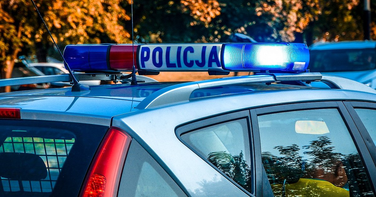 24-latka znalazła portfel z dużą ilością gotówki. Przyniosła go na komisariat