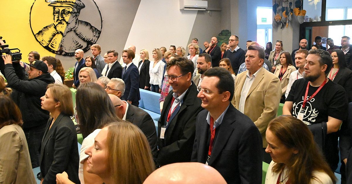 Tarnobrzeski "Hetman" obchodzi 35. urodziny. Na jubileusz zjechali absolwenci z całej Polski [ZDJĘCIA]