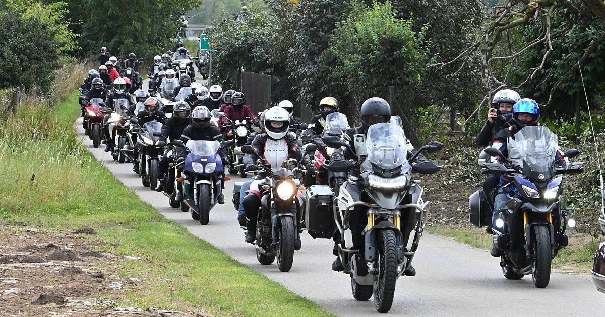 Przejażdżka na 200 motocykli i impreza w Sandomierskiej MotoPrzystani [ZDJĘCIA]