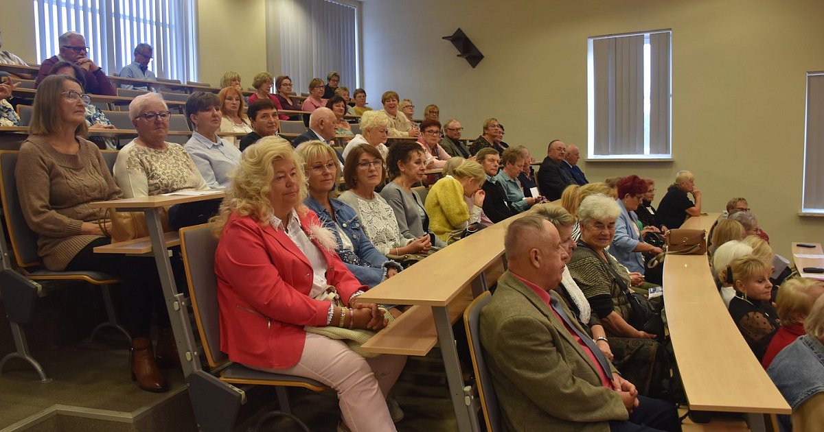 UTW w Tarnobrzegu zainaugurował 19. rok akademicki [ZDJĘCIA]