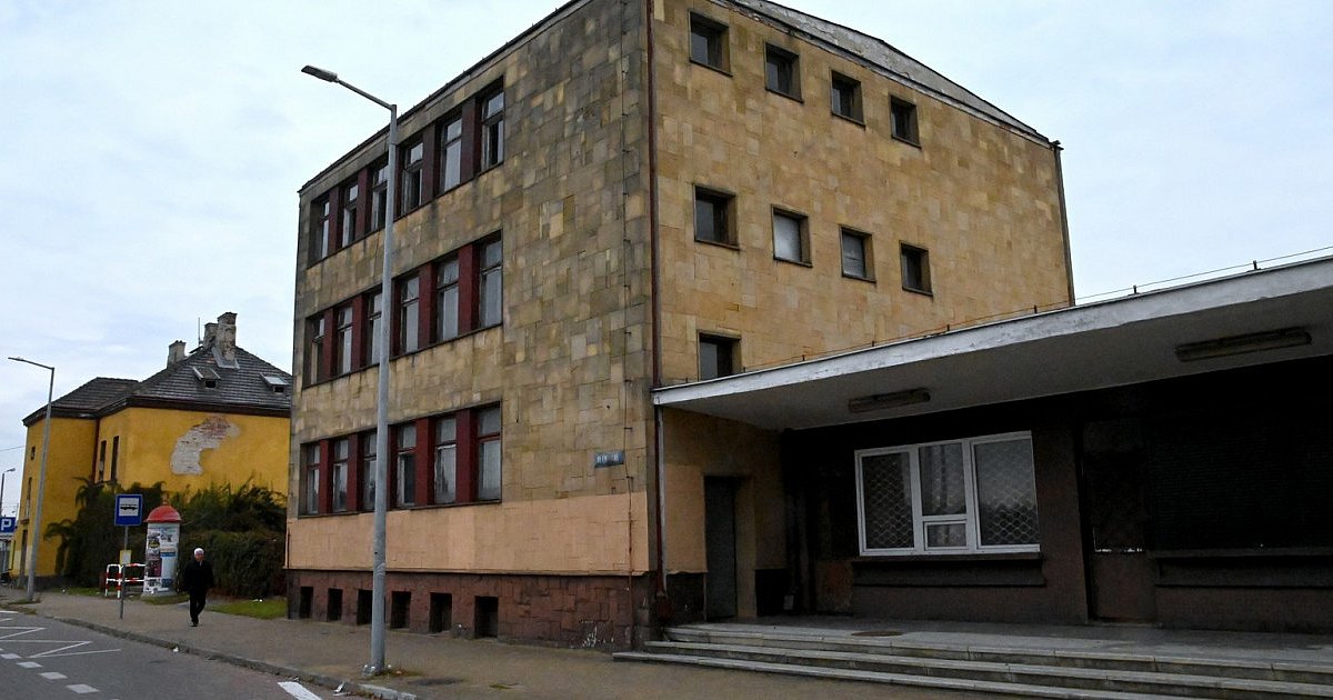 Zburzą dworzec kolejowy w Sandomierzu i zbudują nowy [ZDJĘCIA]