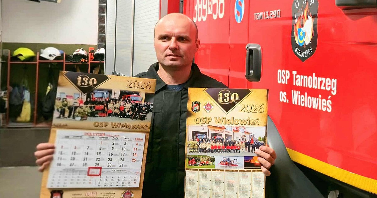 Strażacy z Wielowsi z wyjątkowymi kalendarzami na jubileusz 130-lecia jednostki