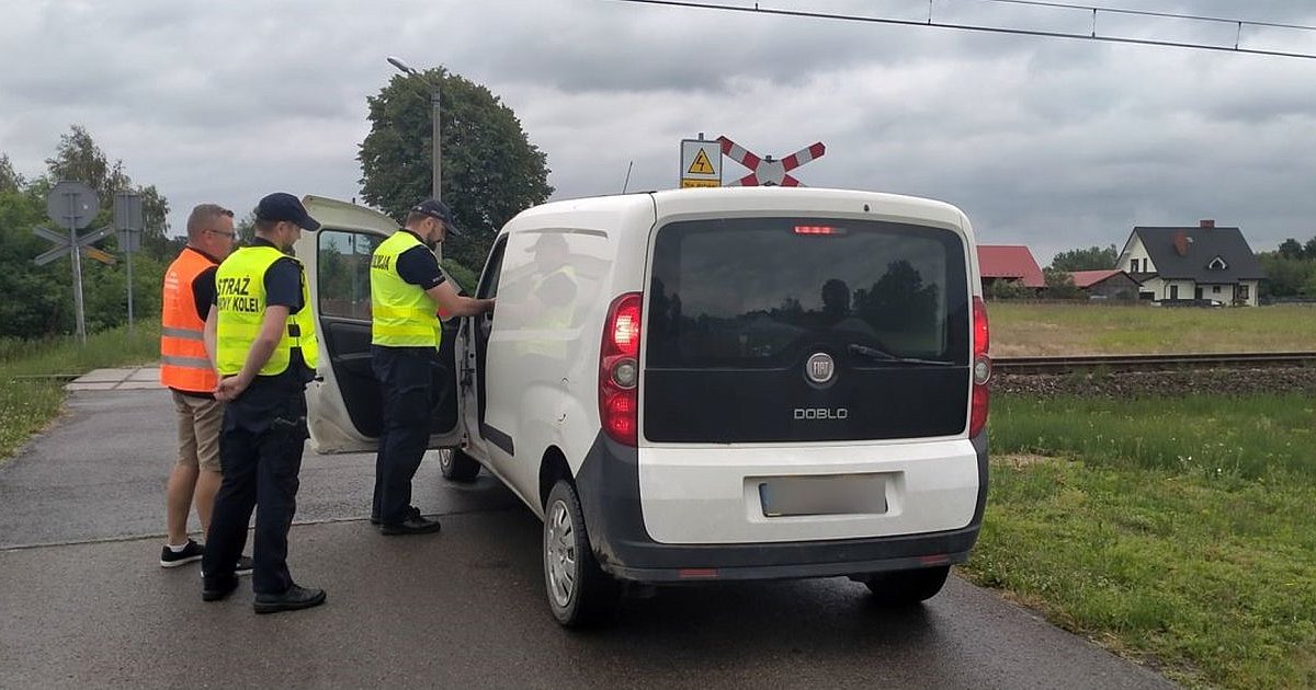 60 kierowców skontrolowanych podczas akcji "Bezpieczne Tory" w gminie Nowa Dęba