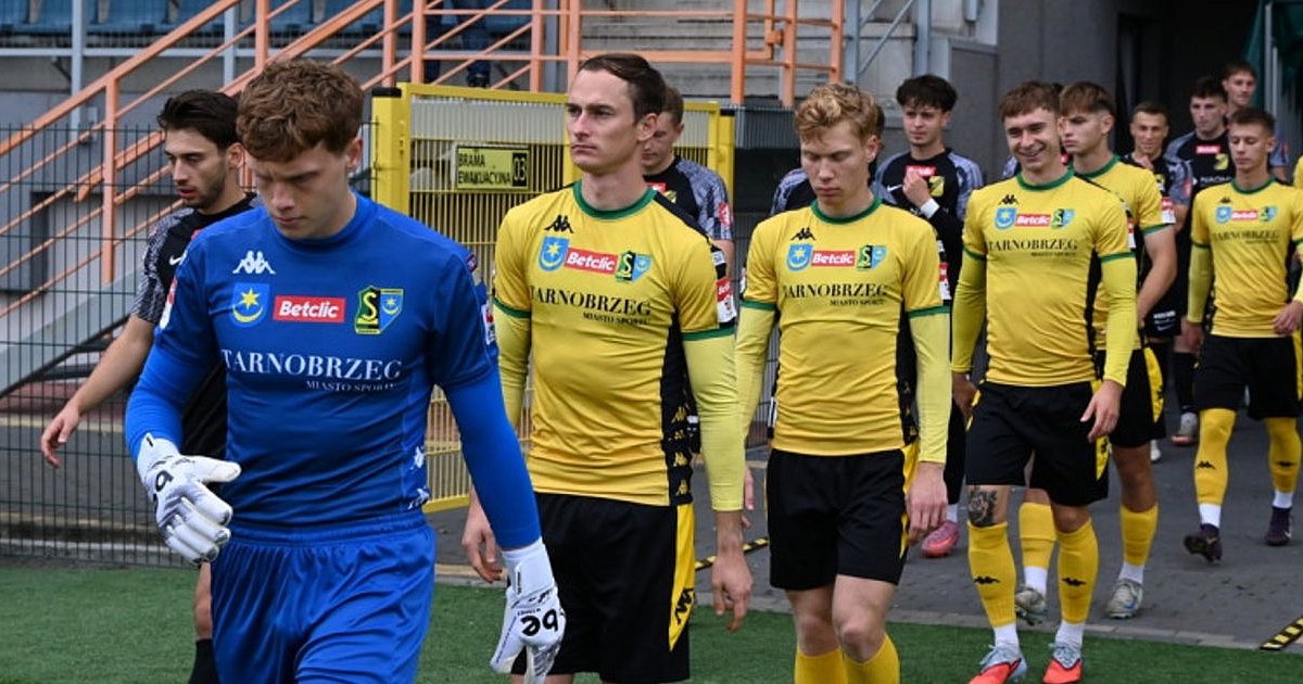 Siarka podejmuje Avię. Czas na hit 13. kolejki III ligi