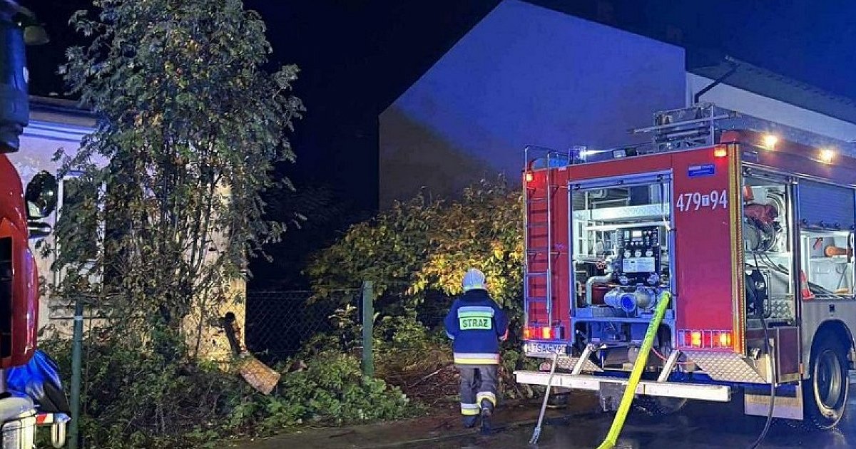 Nocne pożary w pow. sandomierskim. Strażacy interweniowali w gminach Koprzywnica i Obrazów [ZDJĘICA]