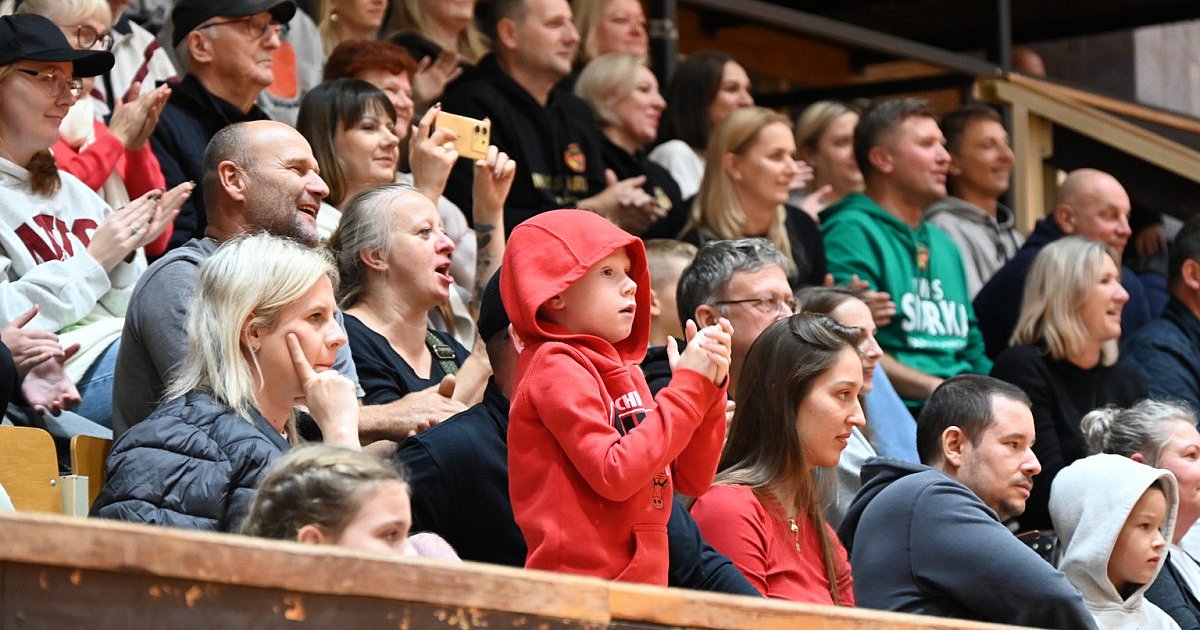 Kibice Siarki dopisali! Tłumy na inauguracji sezonu z Dzikim Basketem Mielec [ZDJĘCIA]
