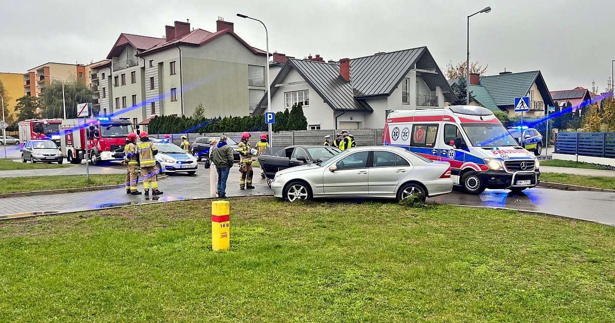 Wypadek w Tarnobrzegu. Dwie kobiety trafiły do szpitala [ZDJĘCIA]