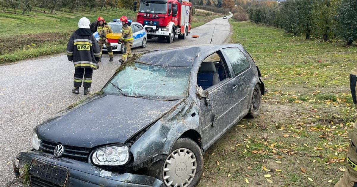 Wypadek w Zawichoście - kierowca trafił do szpitala