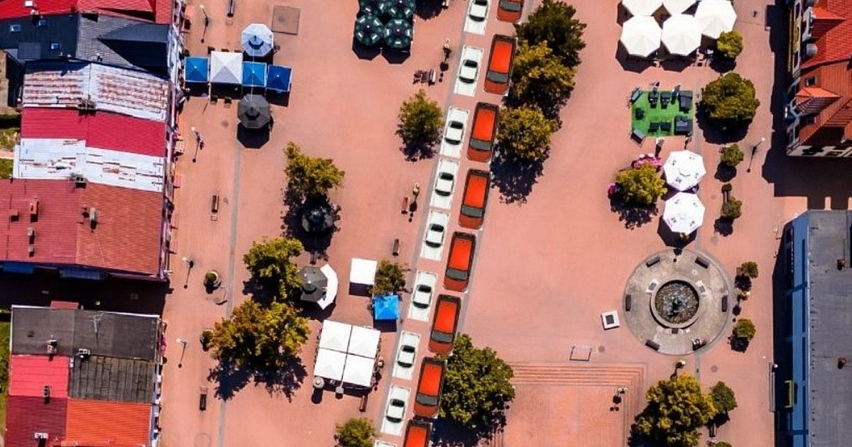 Wielka Auto-Flaga na Święto Niepodległości w Tarnobrzegu