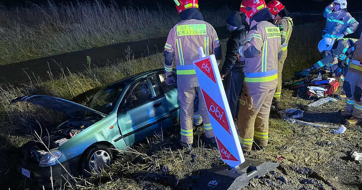 Auto w rowie. Wypadek w Zawichoście