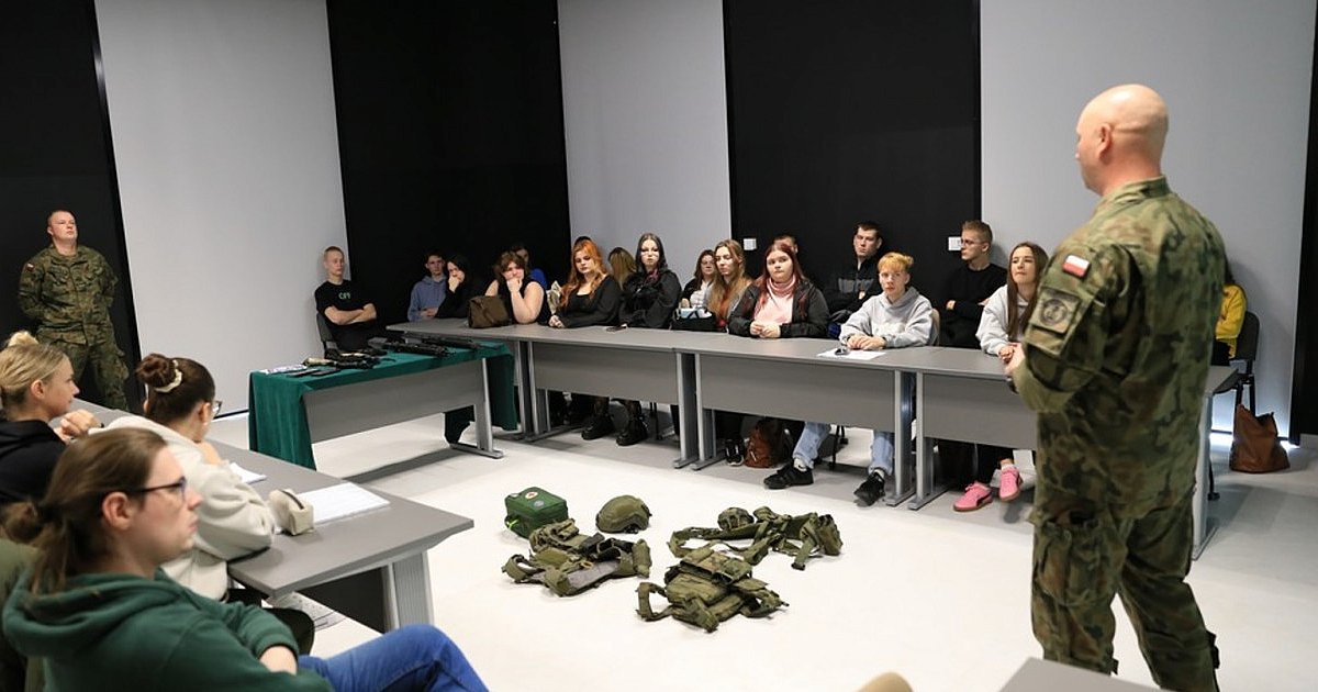 Studenci PANS w Tarnobrzegu szkolili się z żołnierzami WOT
