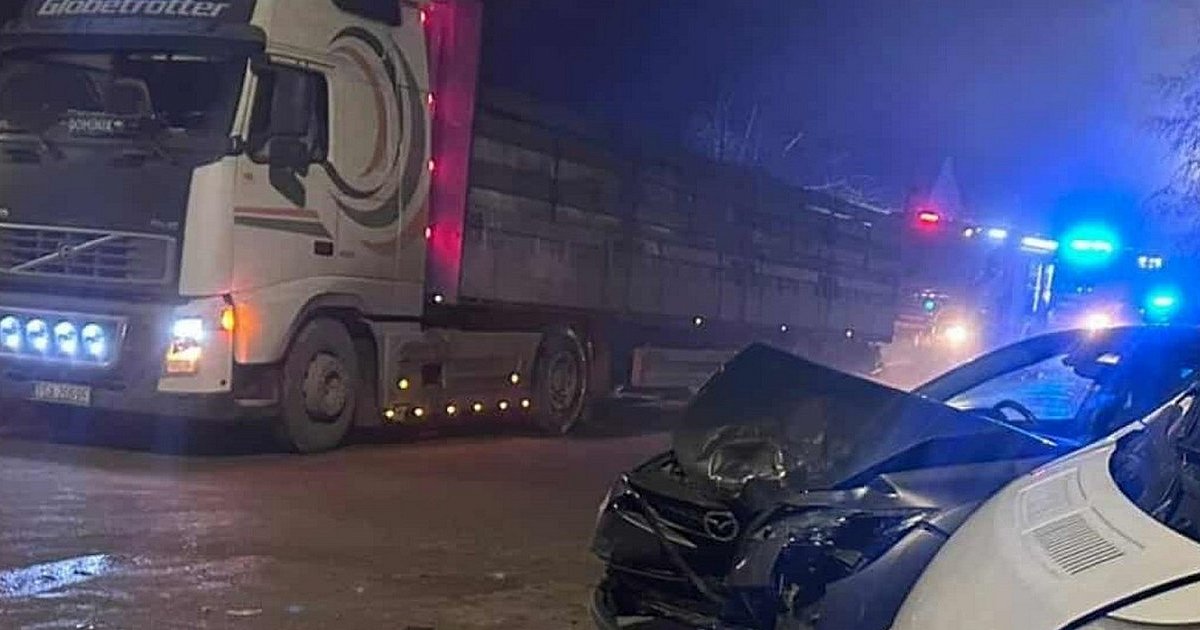 Groźny wypadek pod Sandomierzem. Zablokowana droga powiatowa