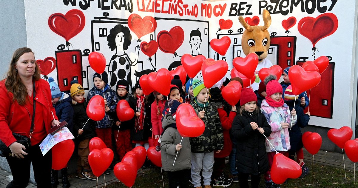 Dzieciństwo bez przemocy - MOPR w Tarnobrzegu w ogólnopolskiej kampanii społecznej [ZDJĘCIA]