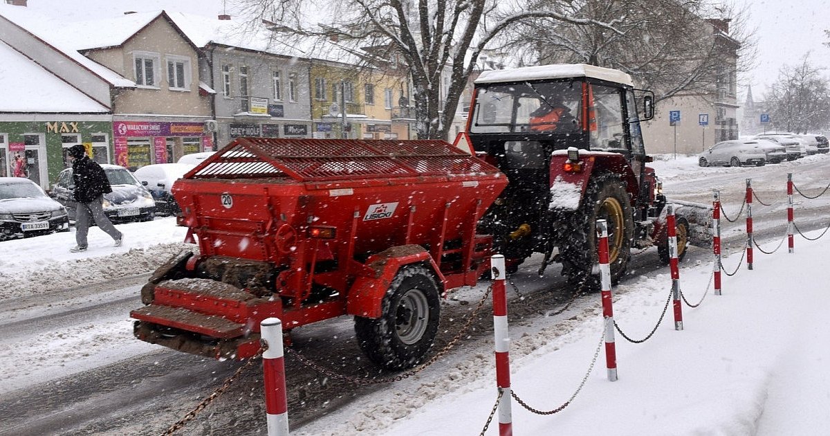 IMGW ostrzega: będzie padać śnieg! W okolicy Tarnobrzega może spaść nawet 15 cm białego puchu