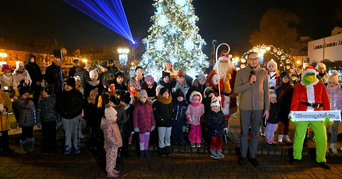 Rozświetlą na centralnym placu Tarnobrzega świąteczną choinkę. Będzie też Święty Mikołaj ze świtą