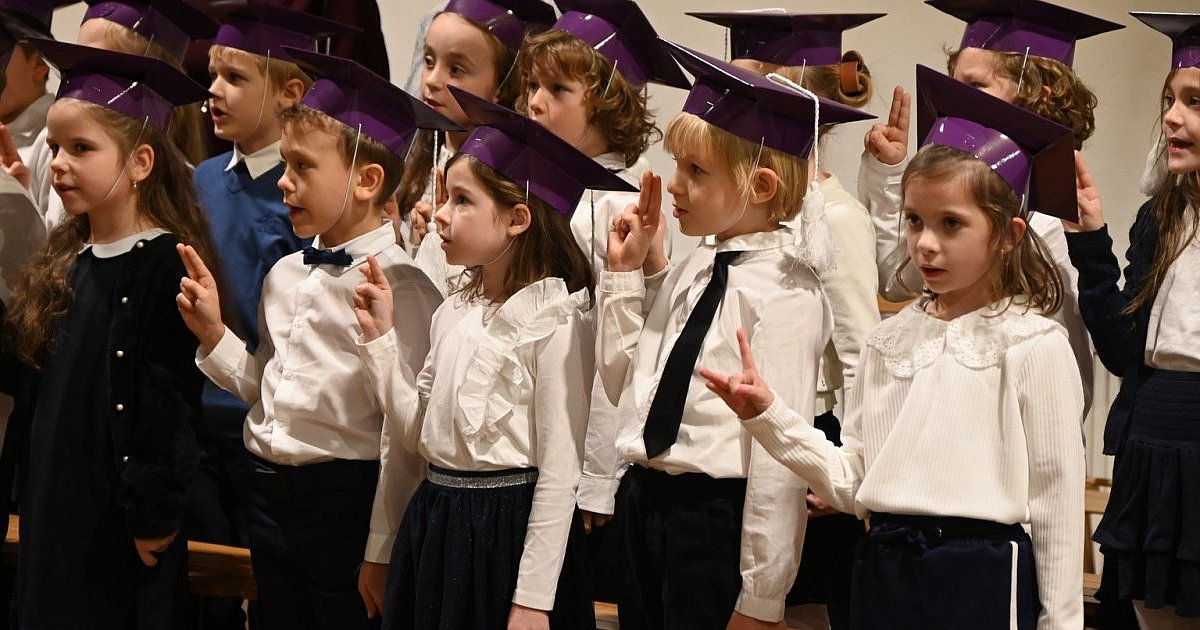 Tarnobrzeska "Dziesiątka" uroczyście przyjęła nowych uczniów. zobaczcie ZDJĘCIA i WIDEO z uroczystego pasowania